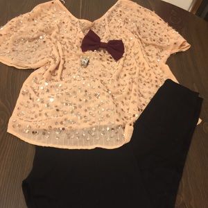☘️4 for $20☘️Jennifer Lopez Peach Sequin Top